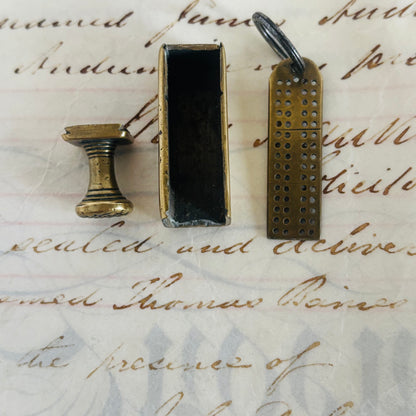 The Mixologist Tilly - Antique Brass Novelty Cribbage Board & Tamper