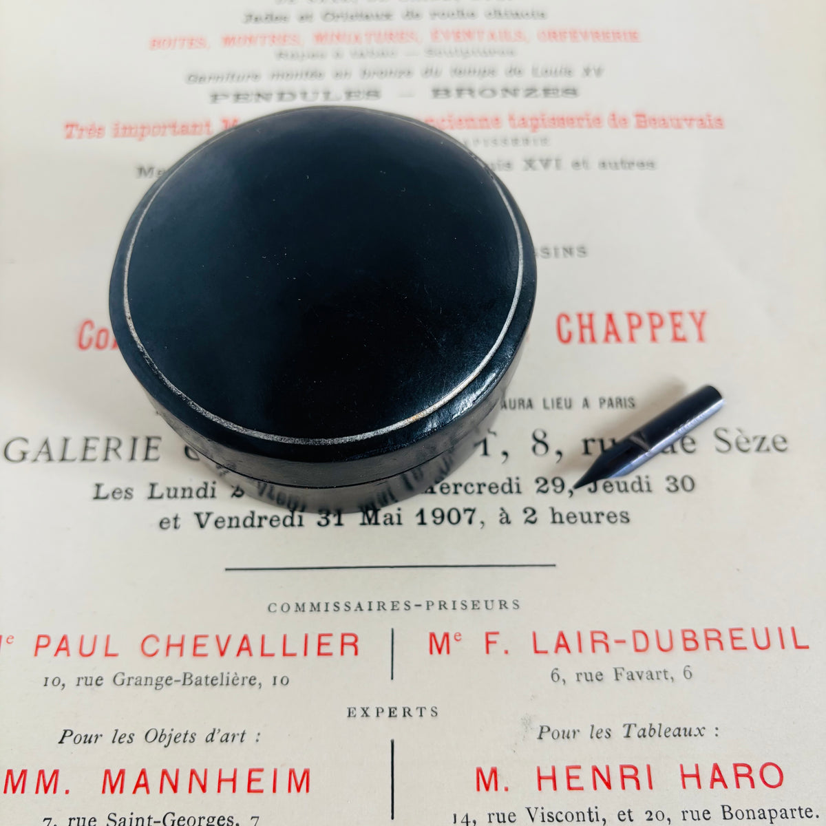 The Mixologist Harrison - Vintage Black Leather Florentine Round Box