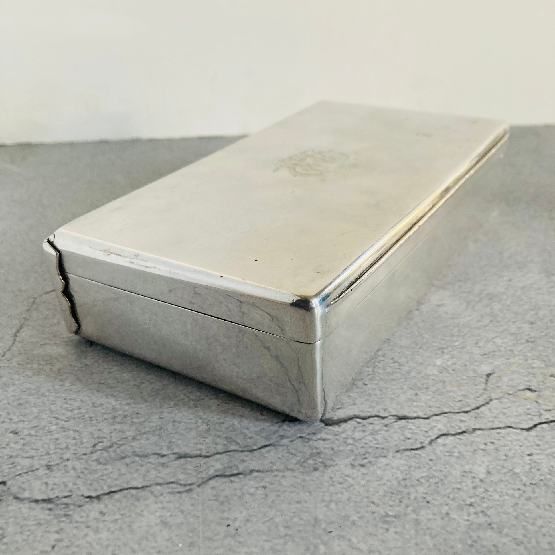 Antique Silver Hunting Sandwich Box | The Urban Vintage Affair