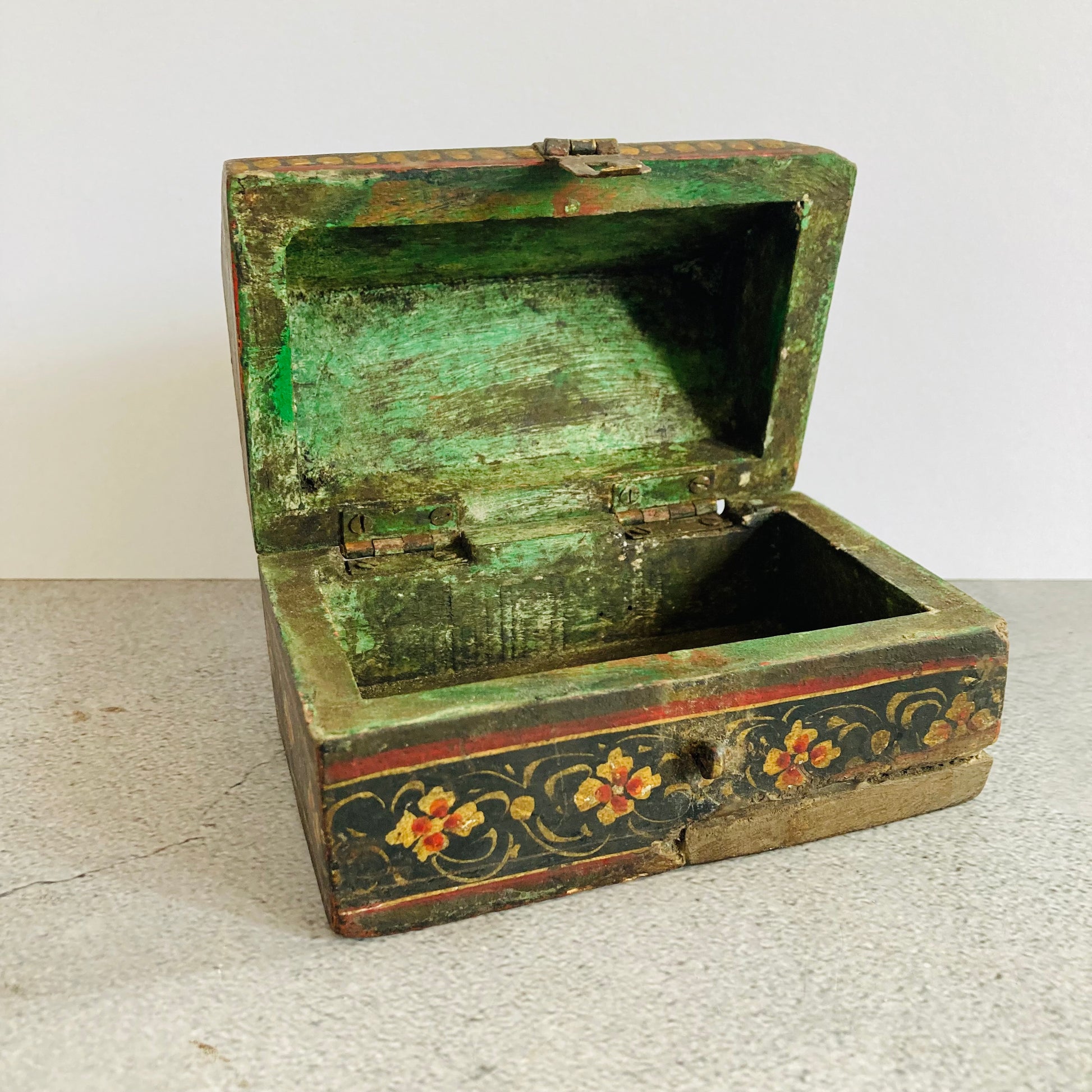 Antique Wooden Hand Painted Folk Art Box | The Urban Vintage Affair