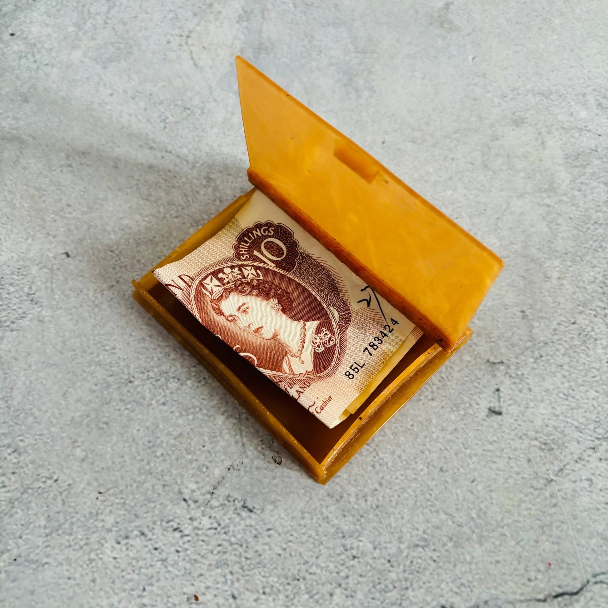 Art Deco Amber Blonde Bakelite Card Holder | The Urban Vintage Affair