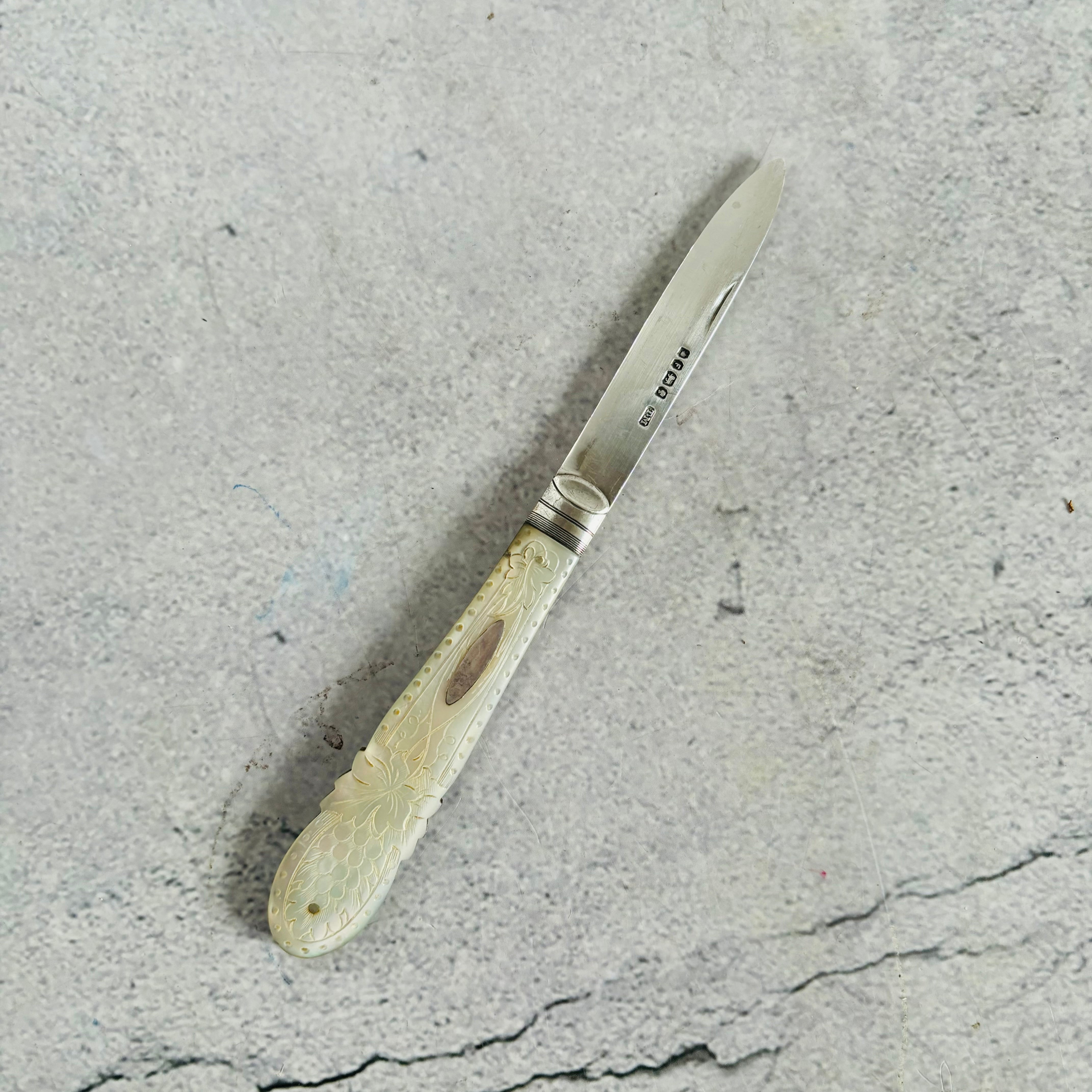 Victorian sterling blade and pearl handle folding hot fruit knife, made in 1870 by Thomas Marples of of Sheffield, England