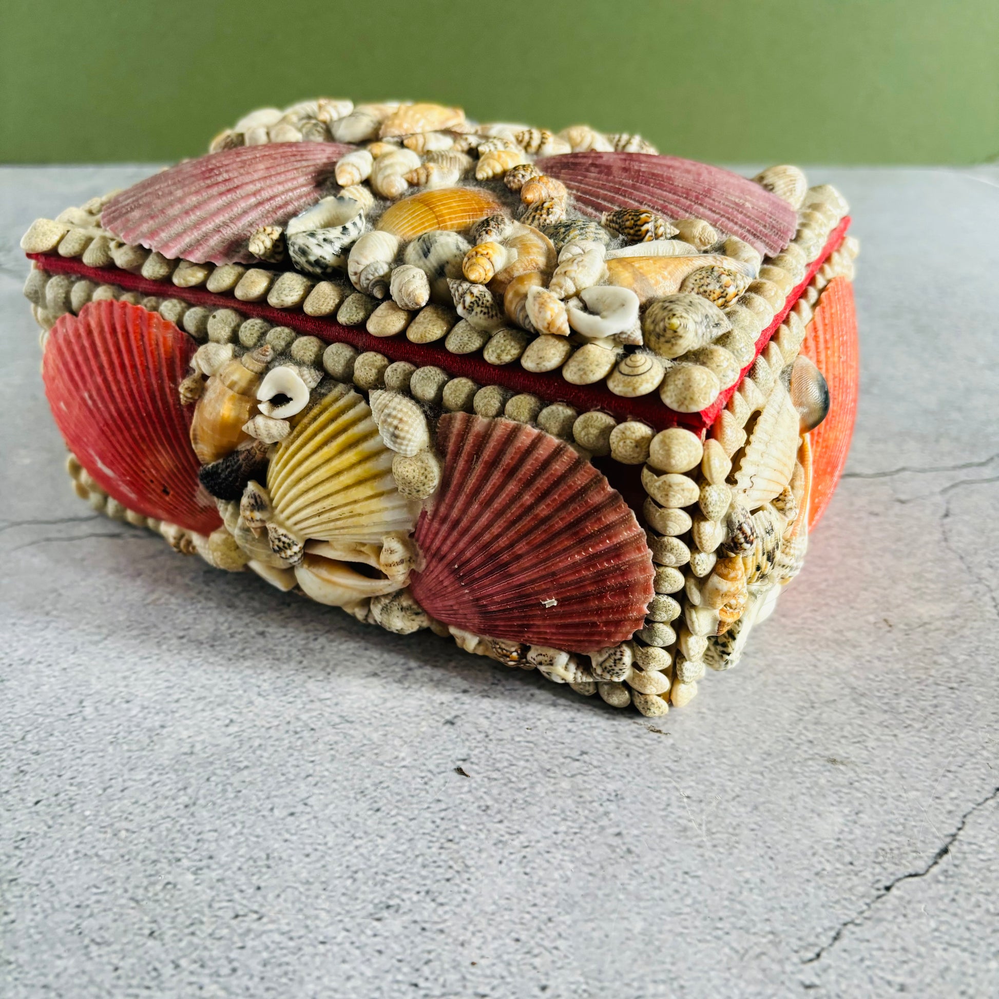 Vintage French Seashell Encrusted Jewellery Box | The Urban Vintage Affair