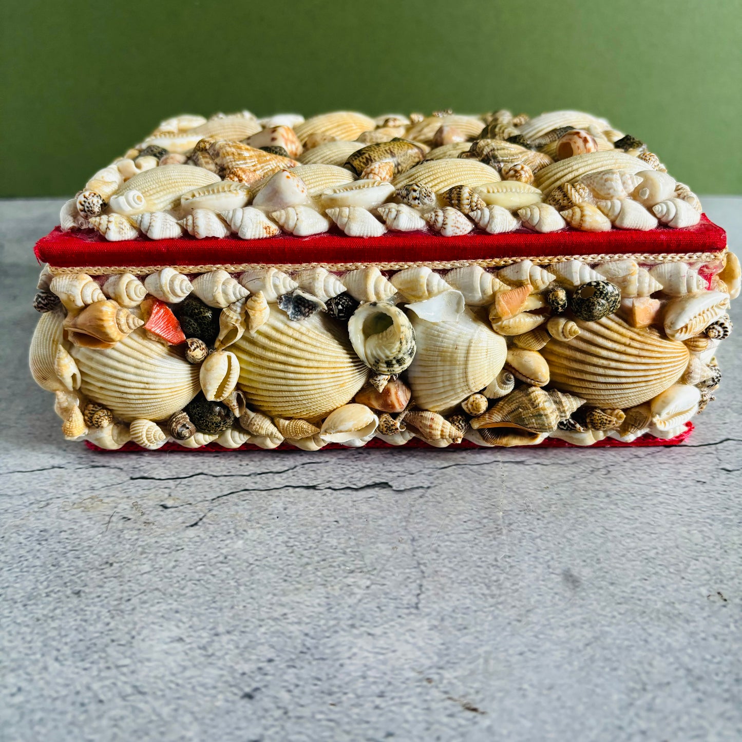 Vintage French Seashell Encrusted Jewellery Box | The Urban Vintage Affair