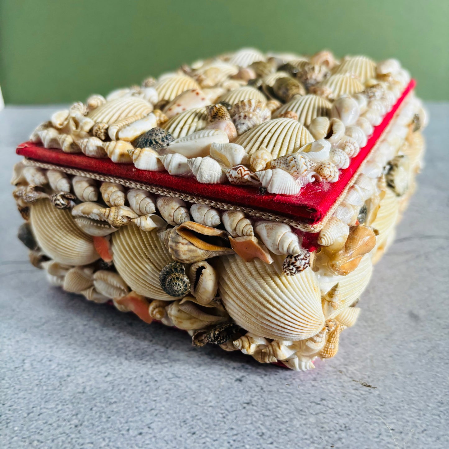 Vintage French Seashell Encrusted Jewellery Box | The Urban Vintage Affair