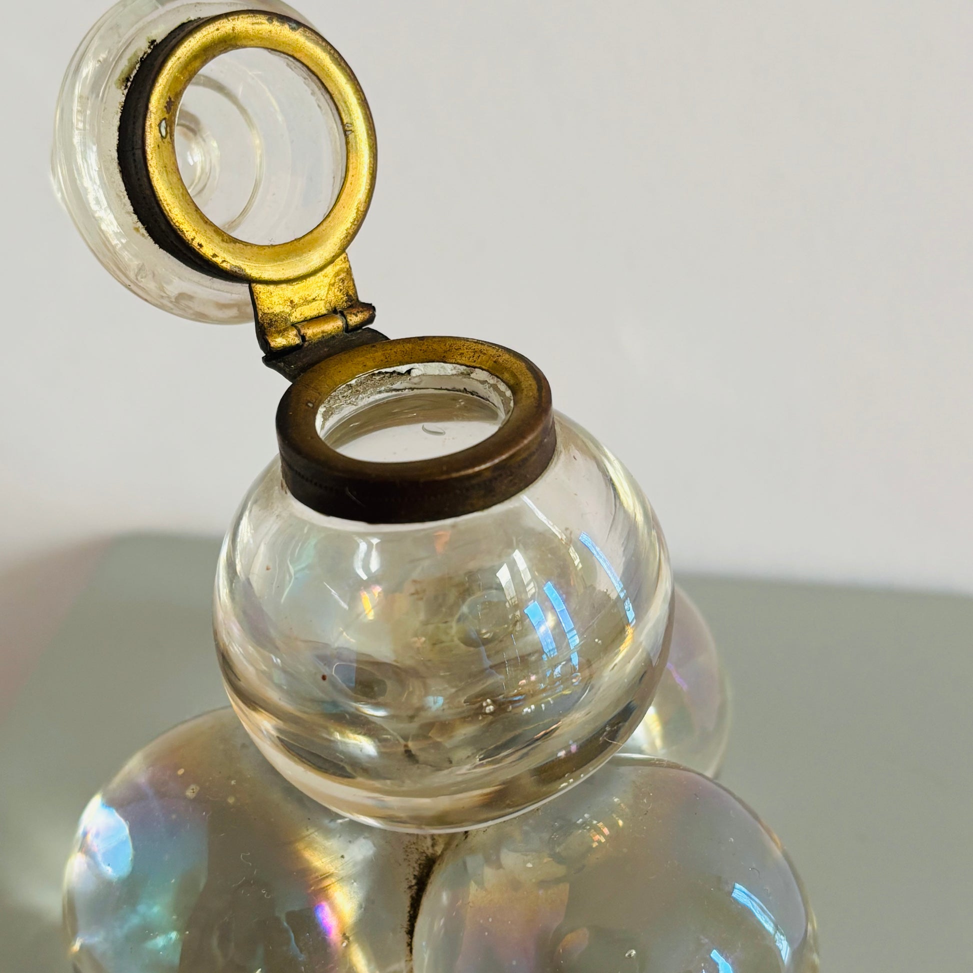 Victorian Bohemian Glass Soap Bubble Inkwell | The Urban Vintage Affair