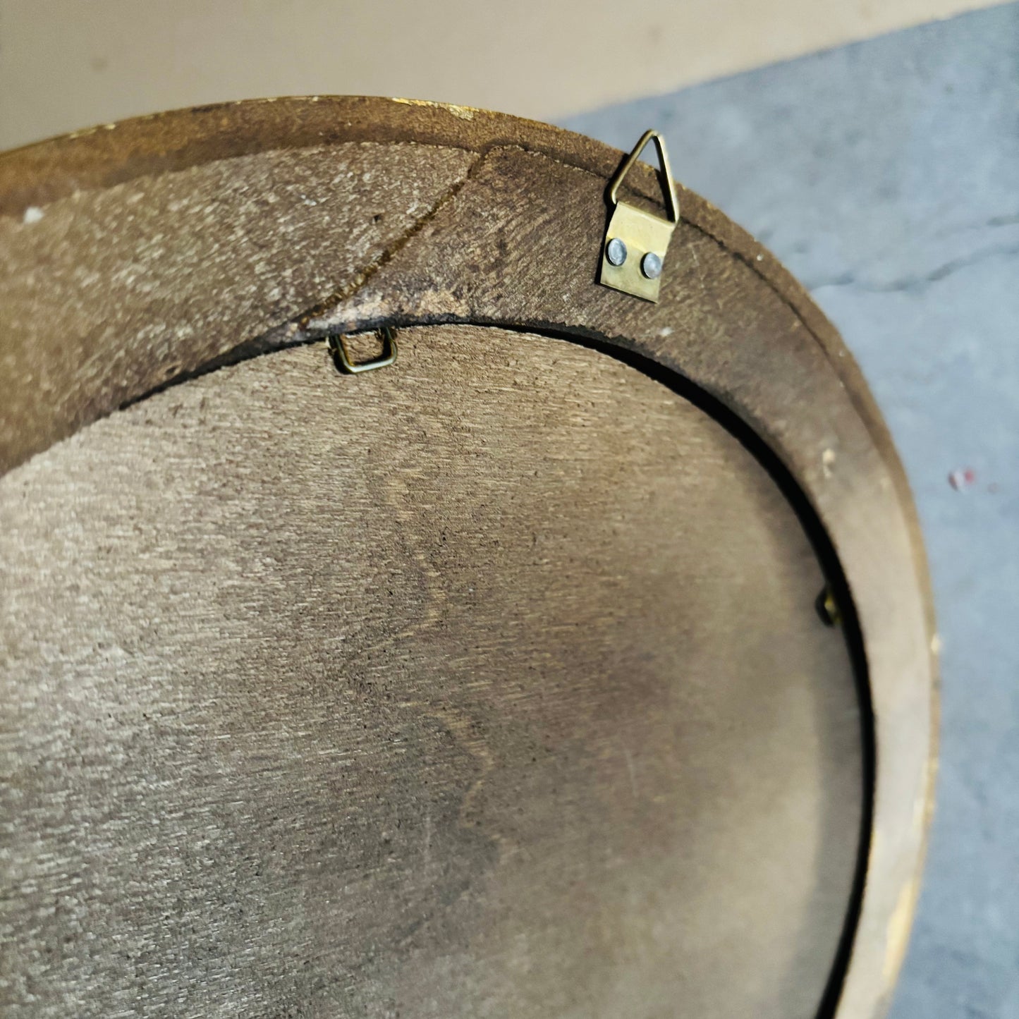 Vintage Italian Gilt Wooden Frame Round Mirror | The Urban Vintage Affair