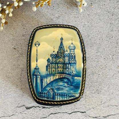 Vintage Paper Mache Lacquer Russian Box Signed Fedoskino