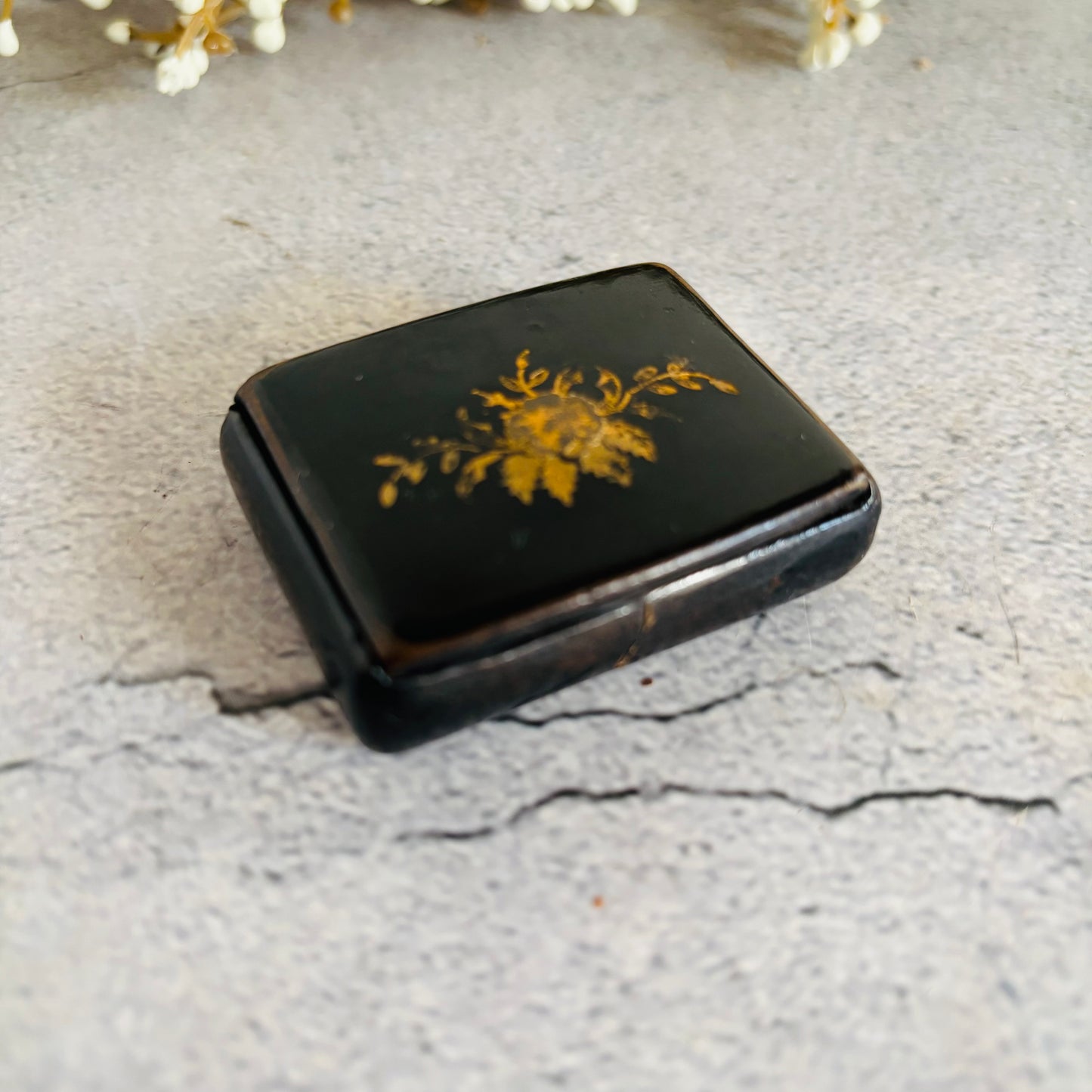 Antique Paper Mache Black Lacquer Snuff Box | The Urban Vintage Affair
