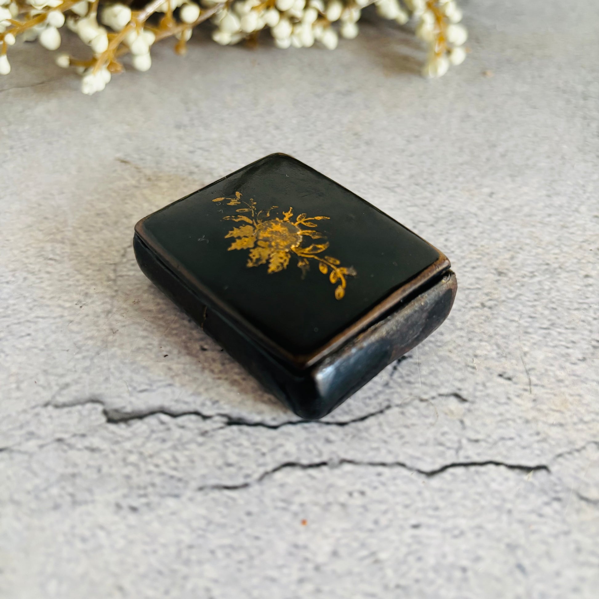 Antique Paper Mache Black Lacquer Snuff Box | The Urban Vintage Affair
