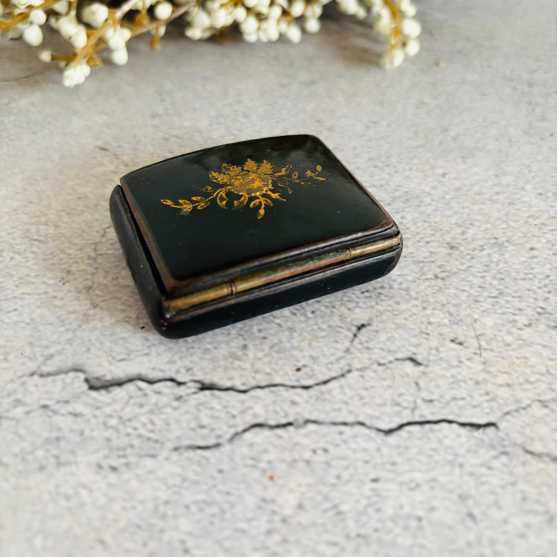 Antique Paper Mache Black Lacquer Snuff Box | The Urban Vintage Affair