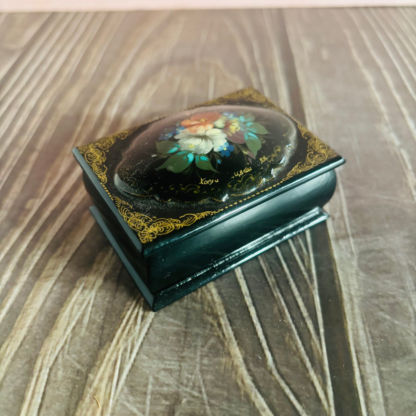 Vintage Paper Mache Lacquer Signed Small Russian Box Signed