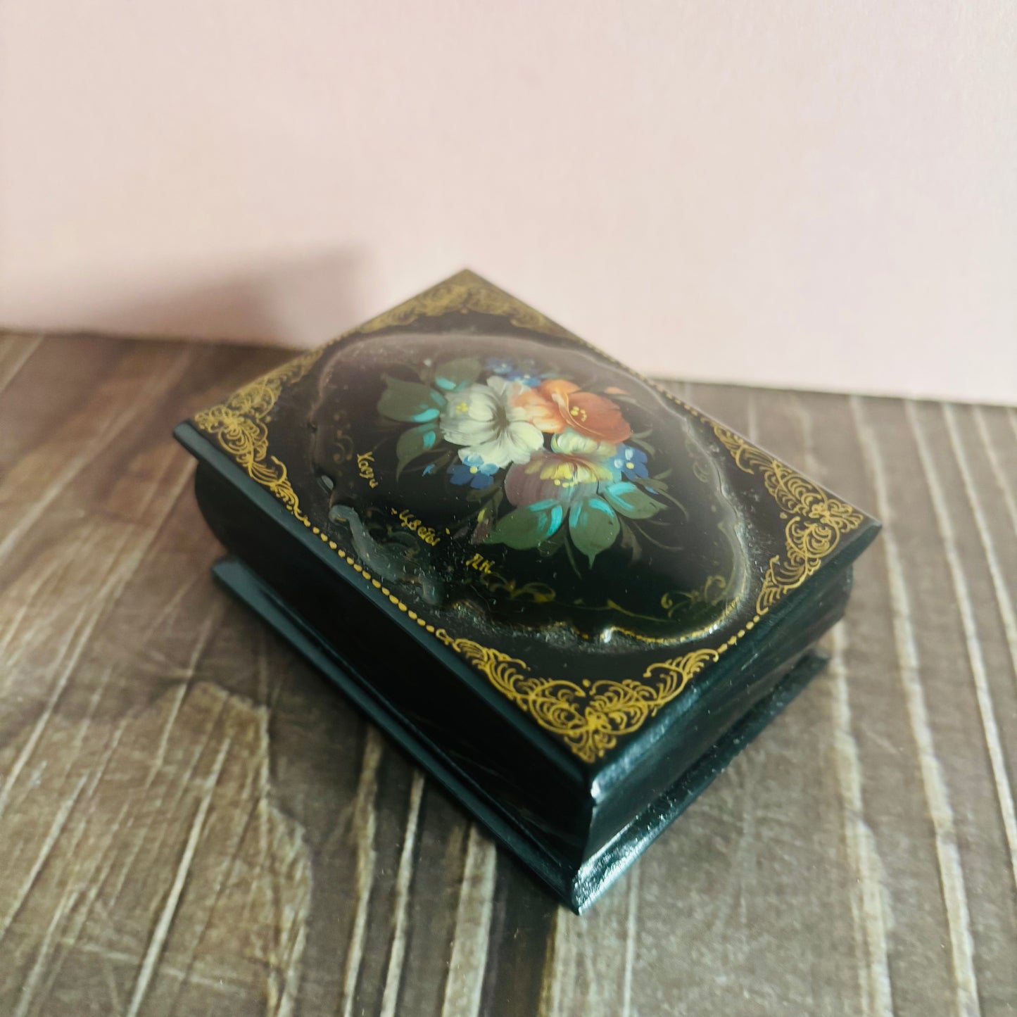 Vintage Paper Mache Lacquer Signed Small Russian Box Signed