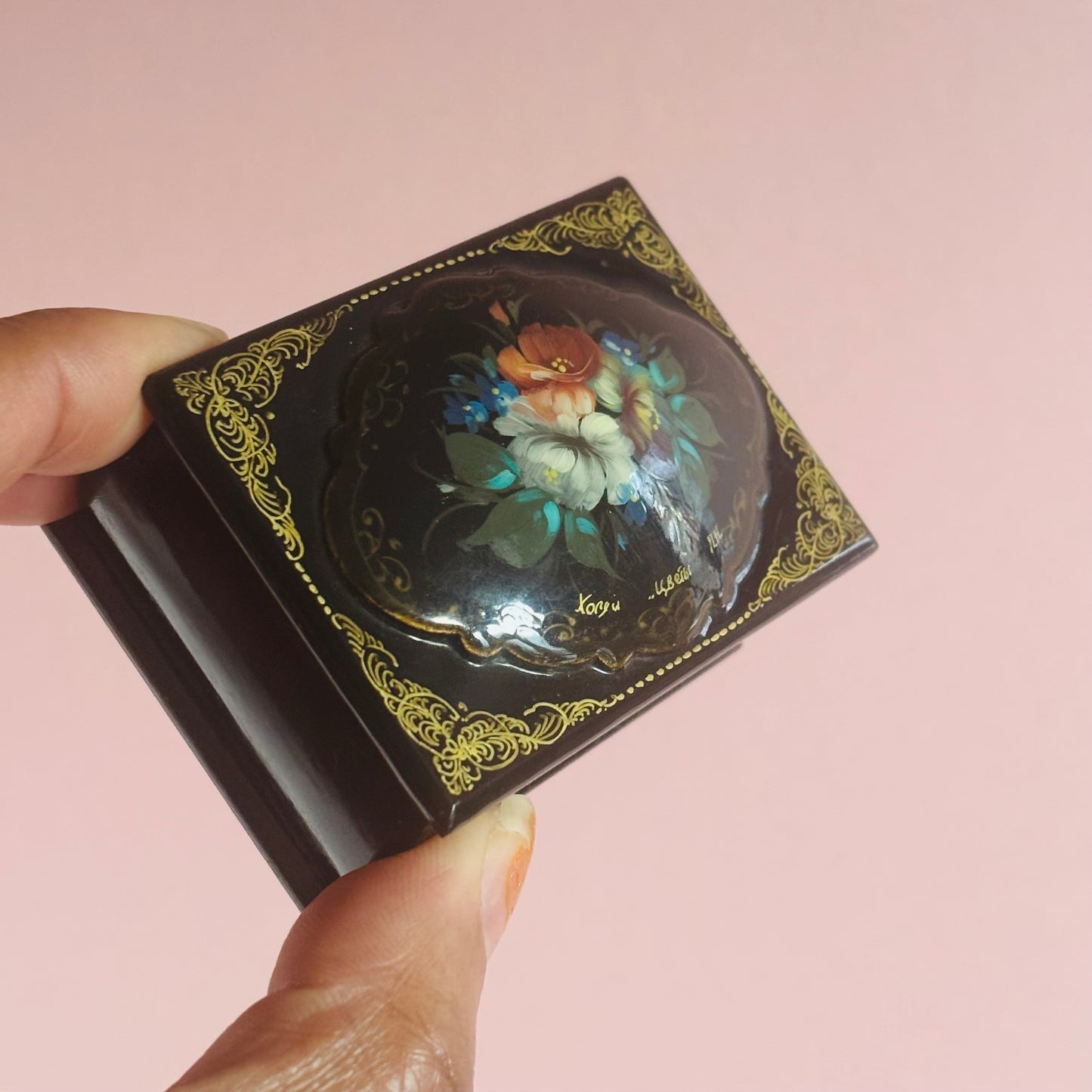 Vintage Paper Mache Lacquer Signed Small Russian Box Signed