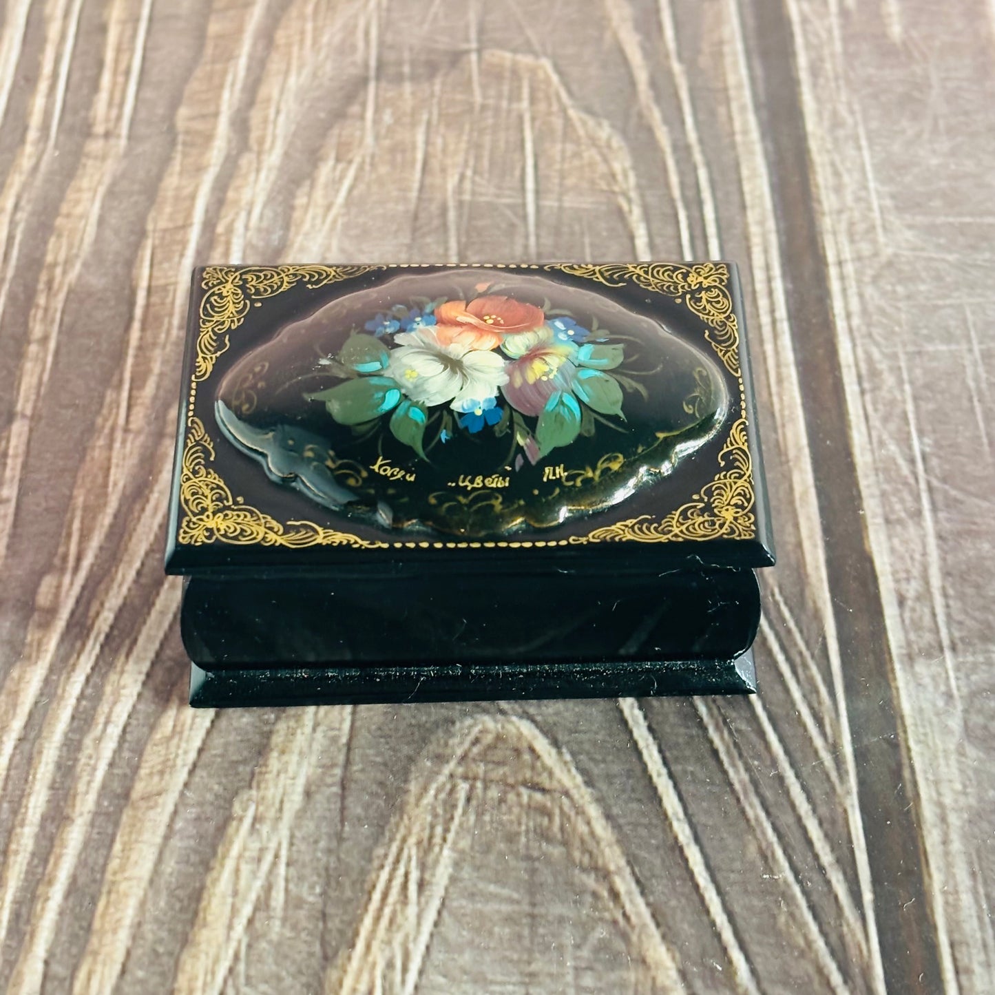 Vintage Paper Mache Lacquer Signed Small Russian Box Signed