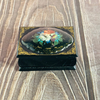 Vintage Paper Mache Lacquer Signed Small Russian Box Signed