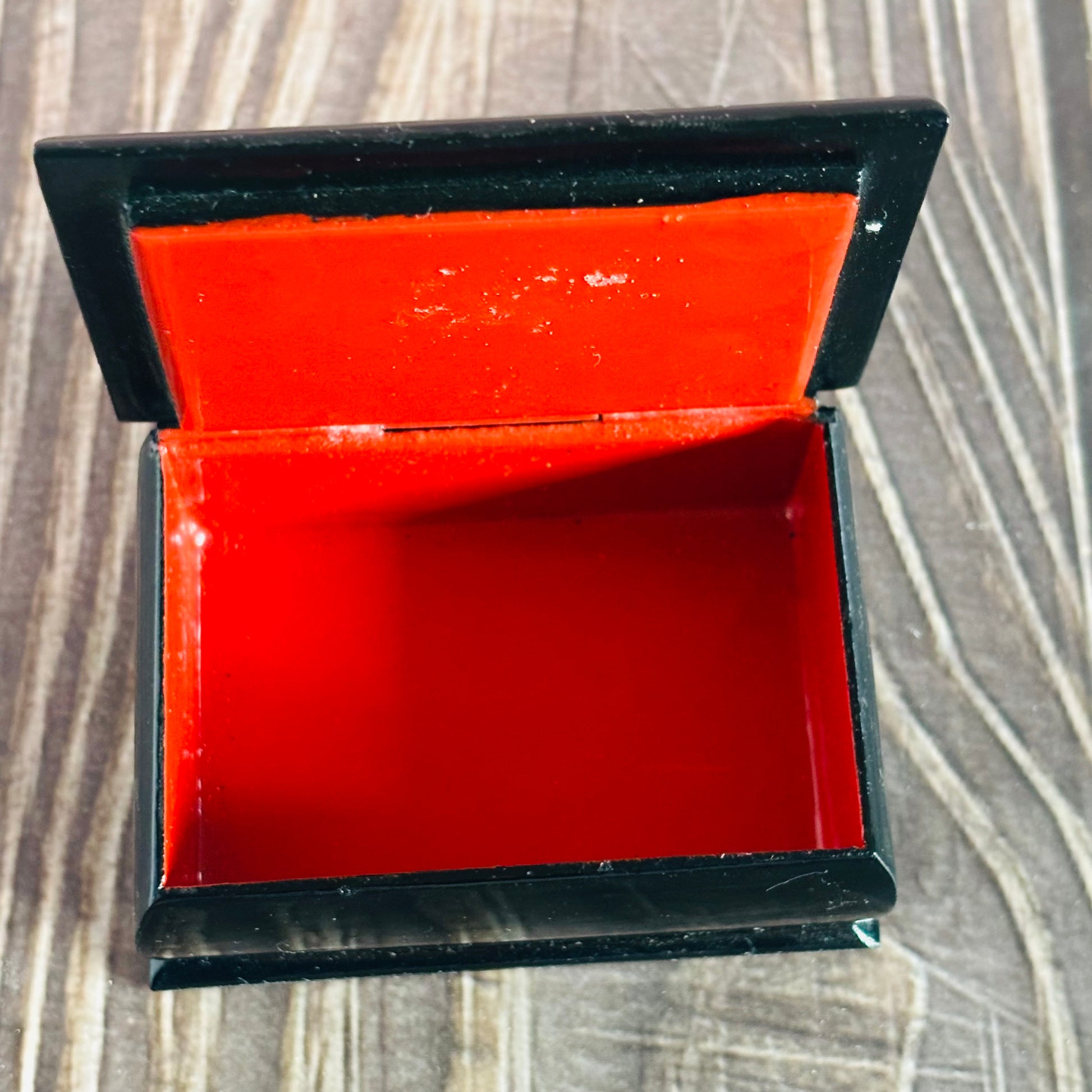 Vintage Paper Mache Lacquer Signed Small Russian Box Signed