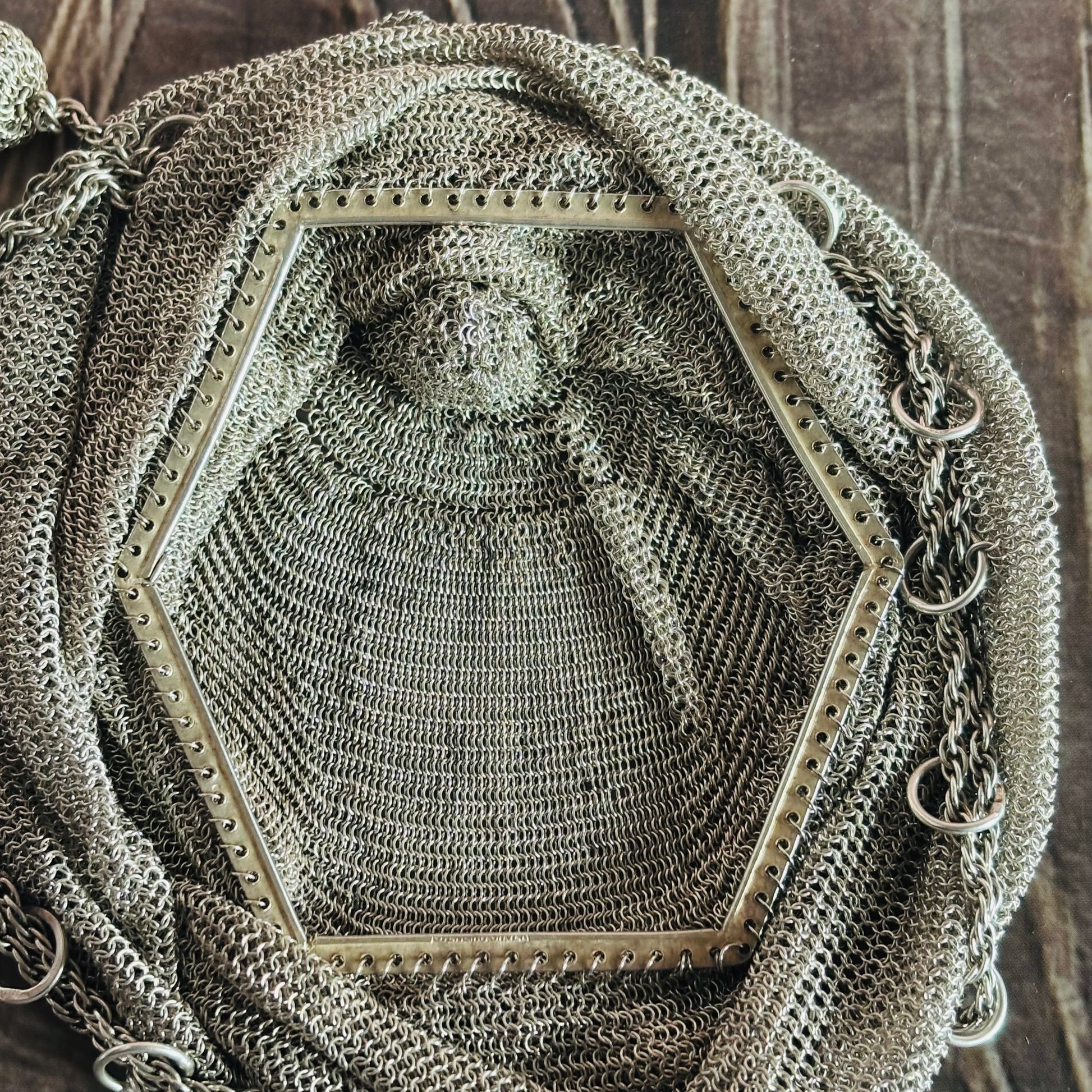 Silver Chainmail Pouch Bag | The Urban Vintage Affair