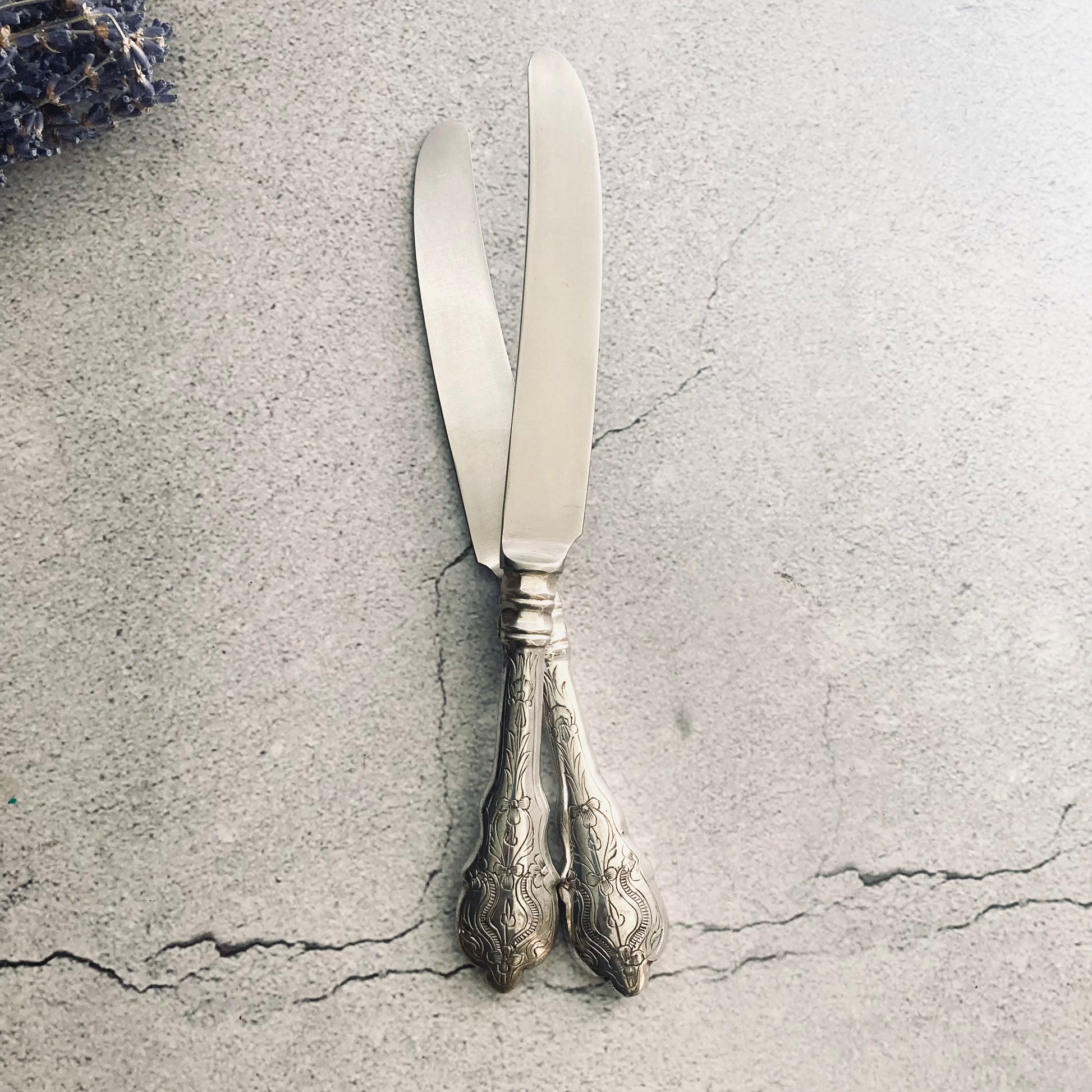  Vintage Silver Plate Floral Handle Knives