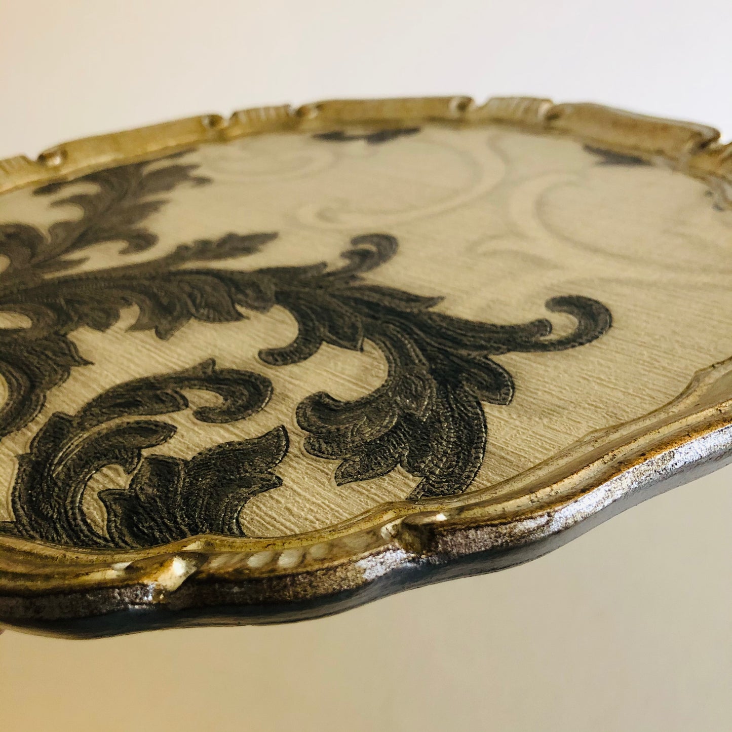 The Tattooist Susan - Silver & White Scroll Leaf Florentine Tray