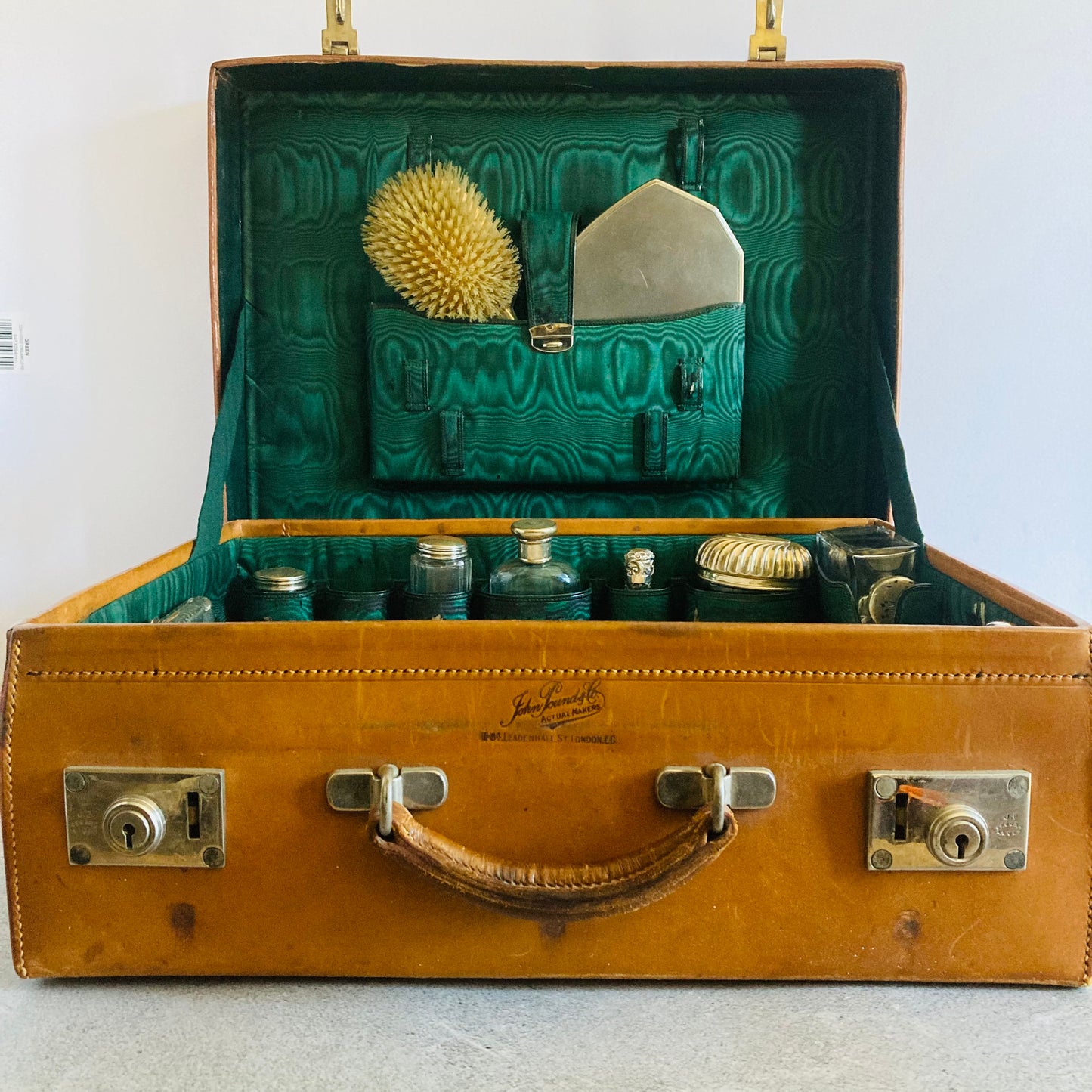 Smart Classic Antique  Leather Travel Grooming Suitcase John Pound & Co