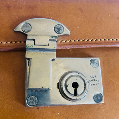 Smart Classic Antique  Leather Travel Grooming Suitcase John Pound & Co