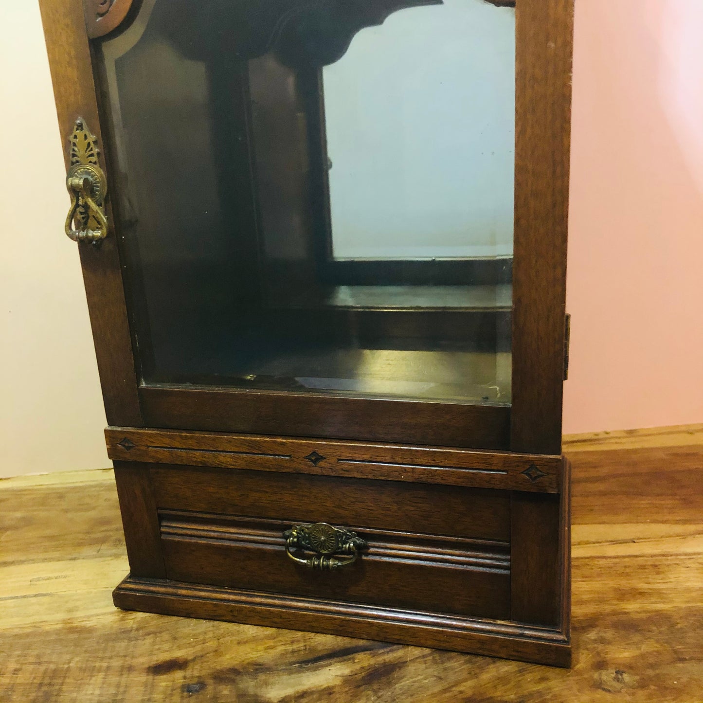 The Skater Albert - Small Antique Mirrored Display Cabinet