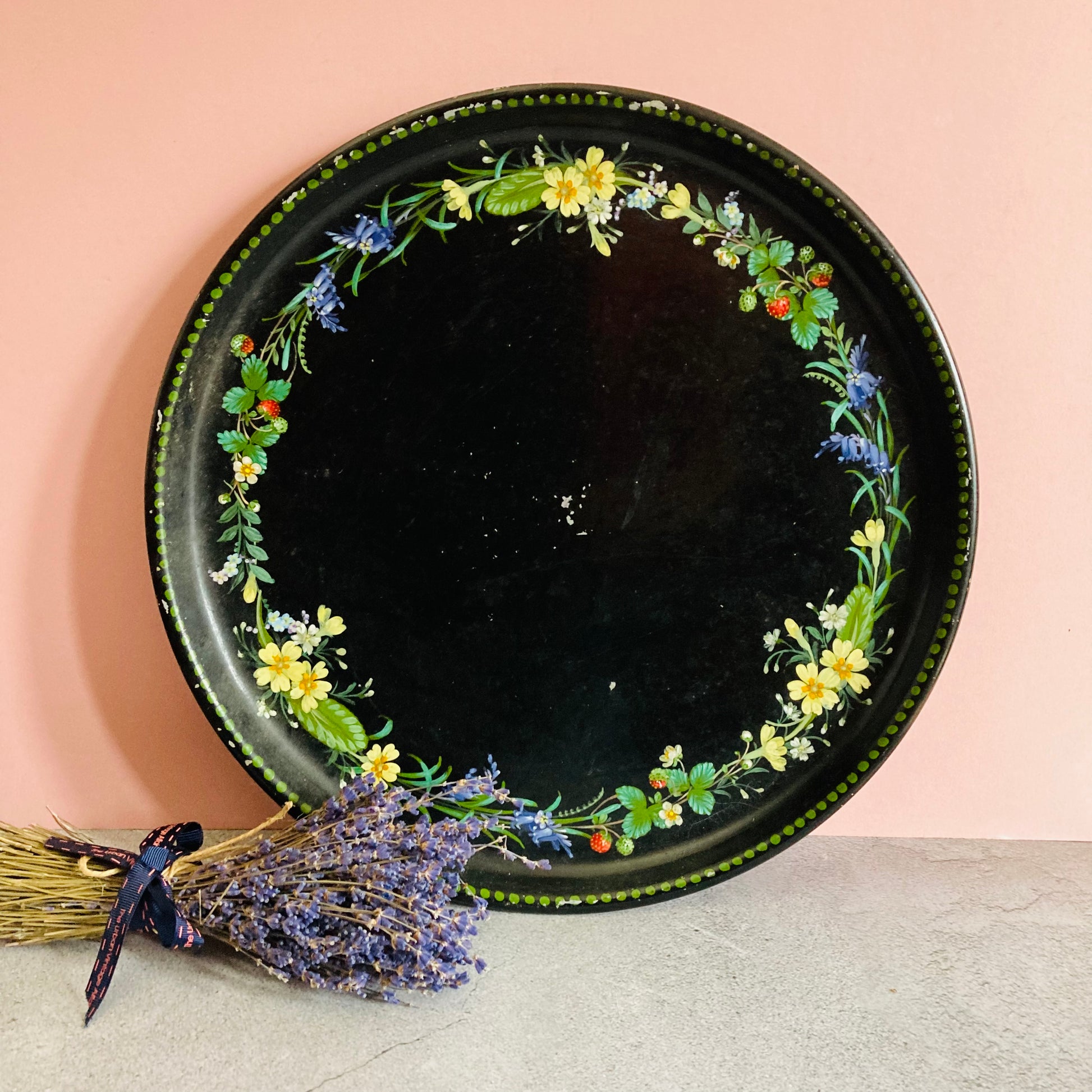 Antique Scalloped Paper Mache Lacquer Chinoiserie Style