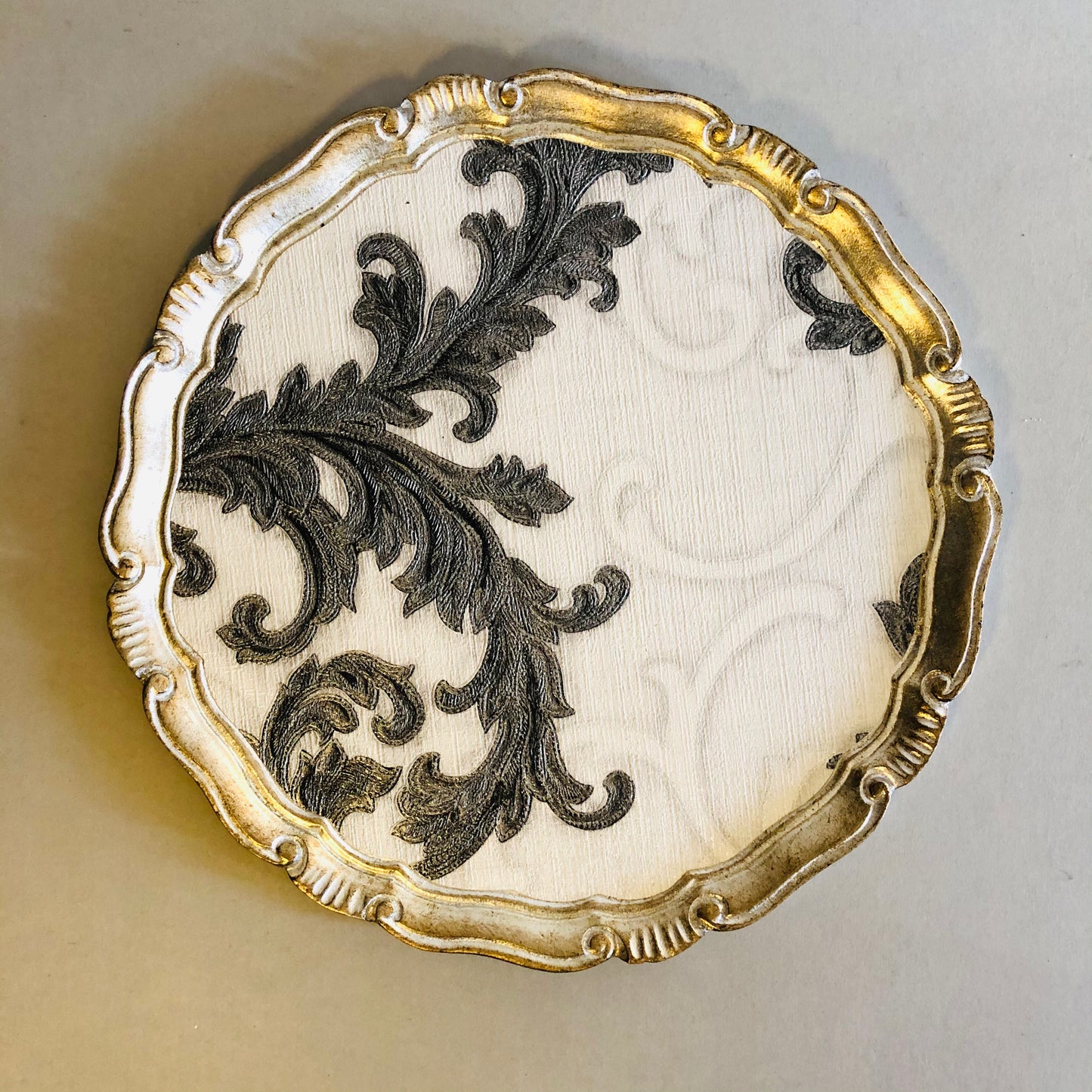 The Tattooist Susan - Silver & White Scroll Leaf Florentine Tray