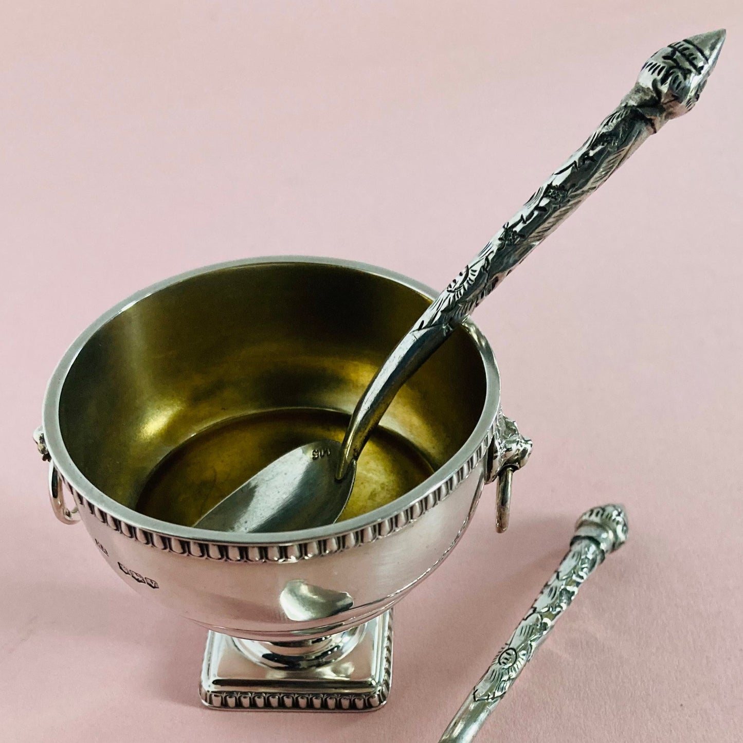 Master Leo - Silver Saltcellar With Lions Head Detail