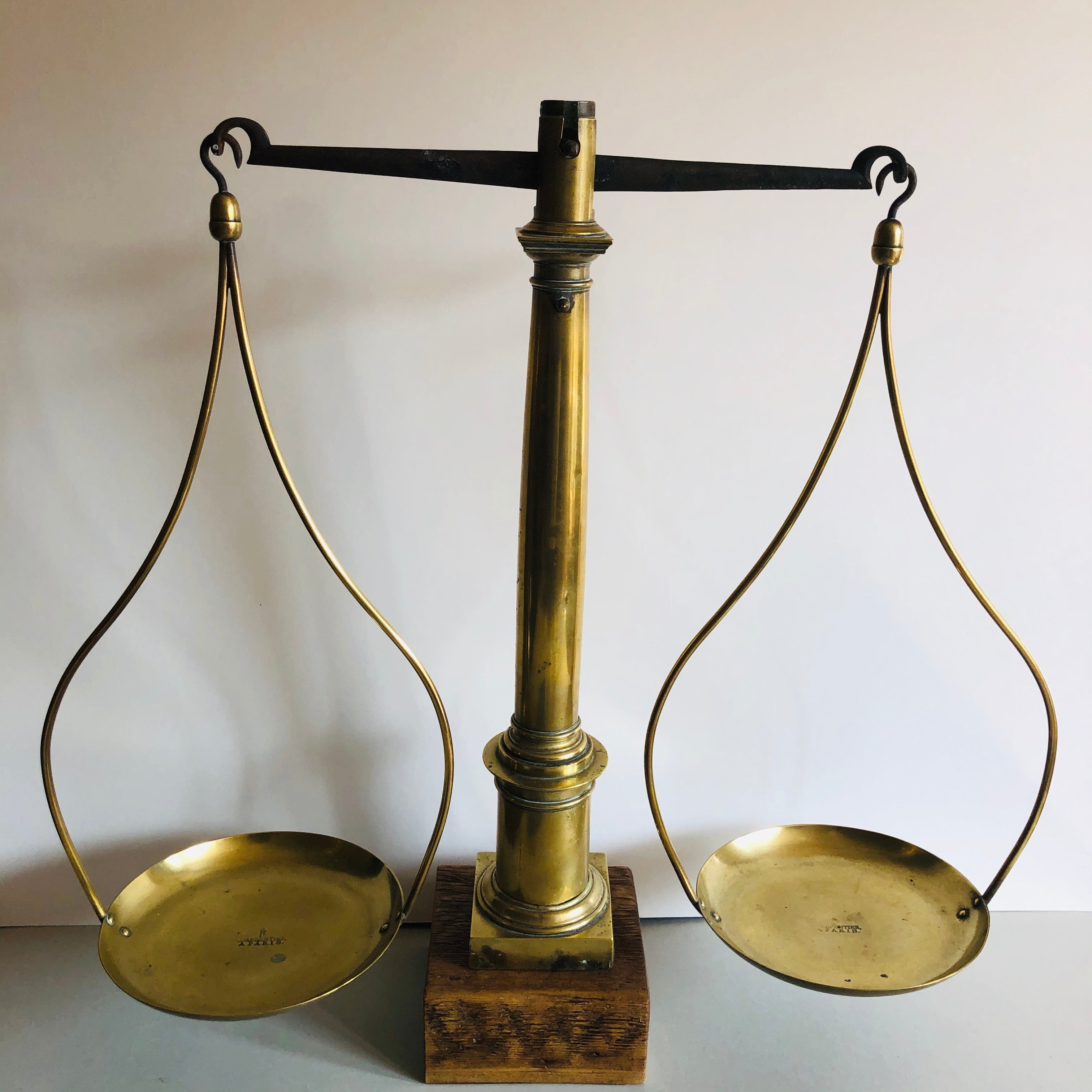 Old Science Scale Antique Scientific Accessories | Vintage Lab | The Urban Vintage Affair