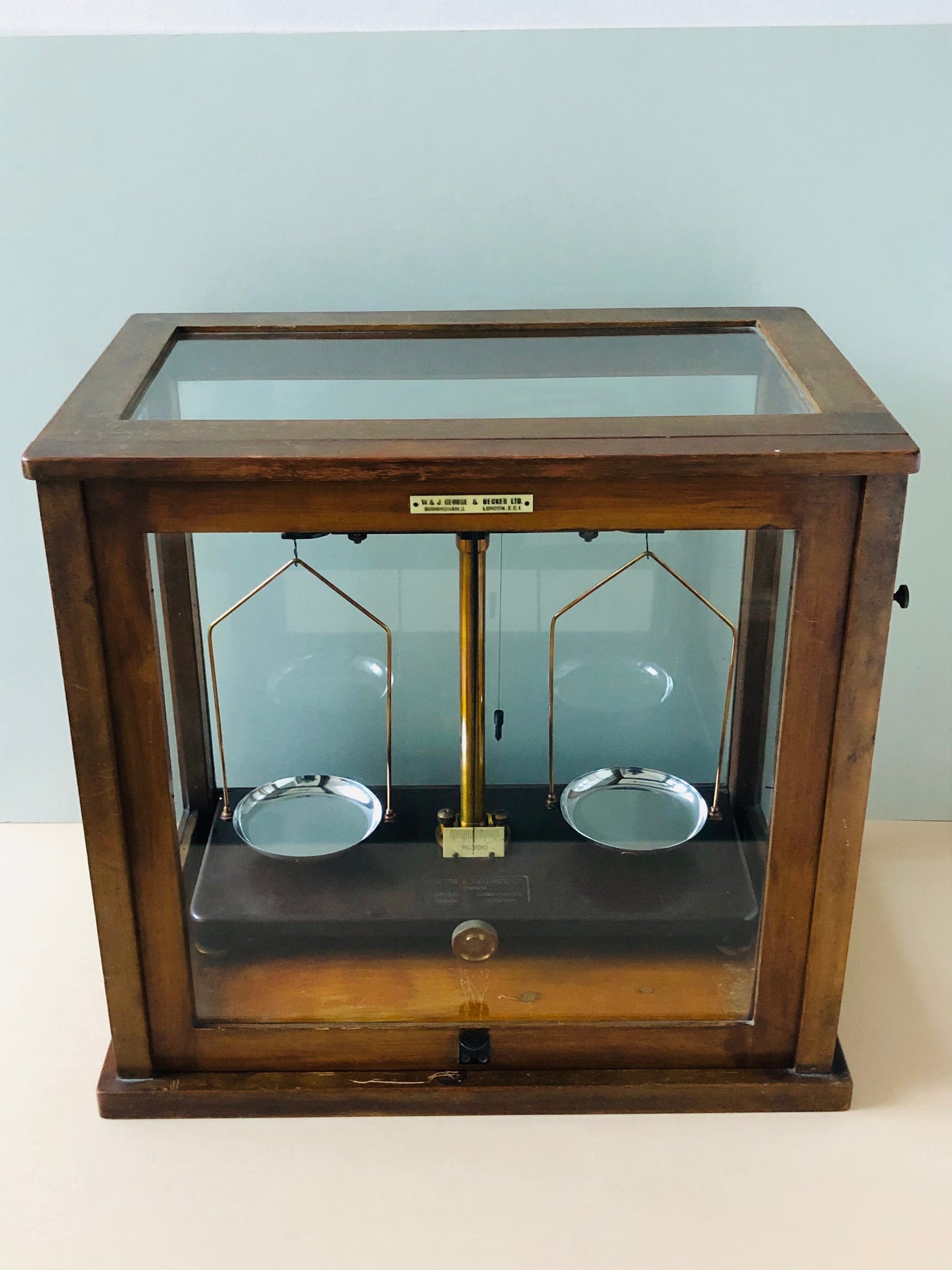 Scale Old Lab Antique Science Laboratory Scales – The Urban Vintage Affair