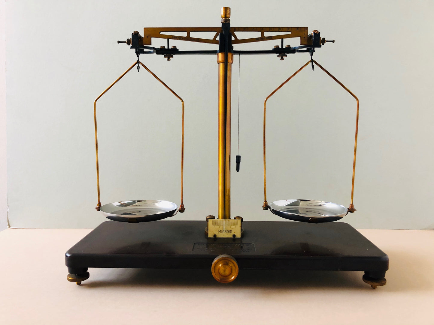 The Director Lee - Laboratory Scales