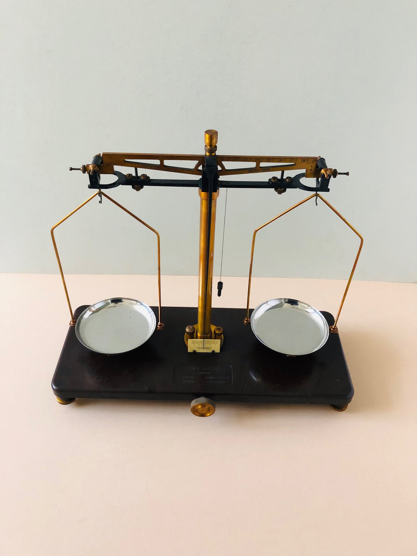 The Director Lee - Laboratory Scales