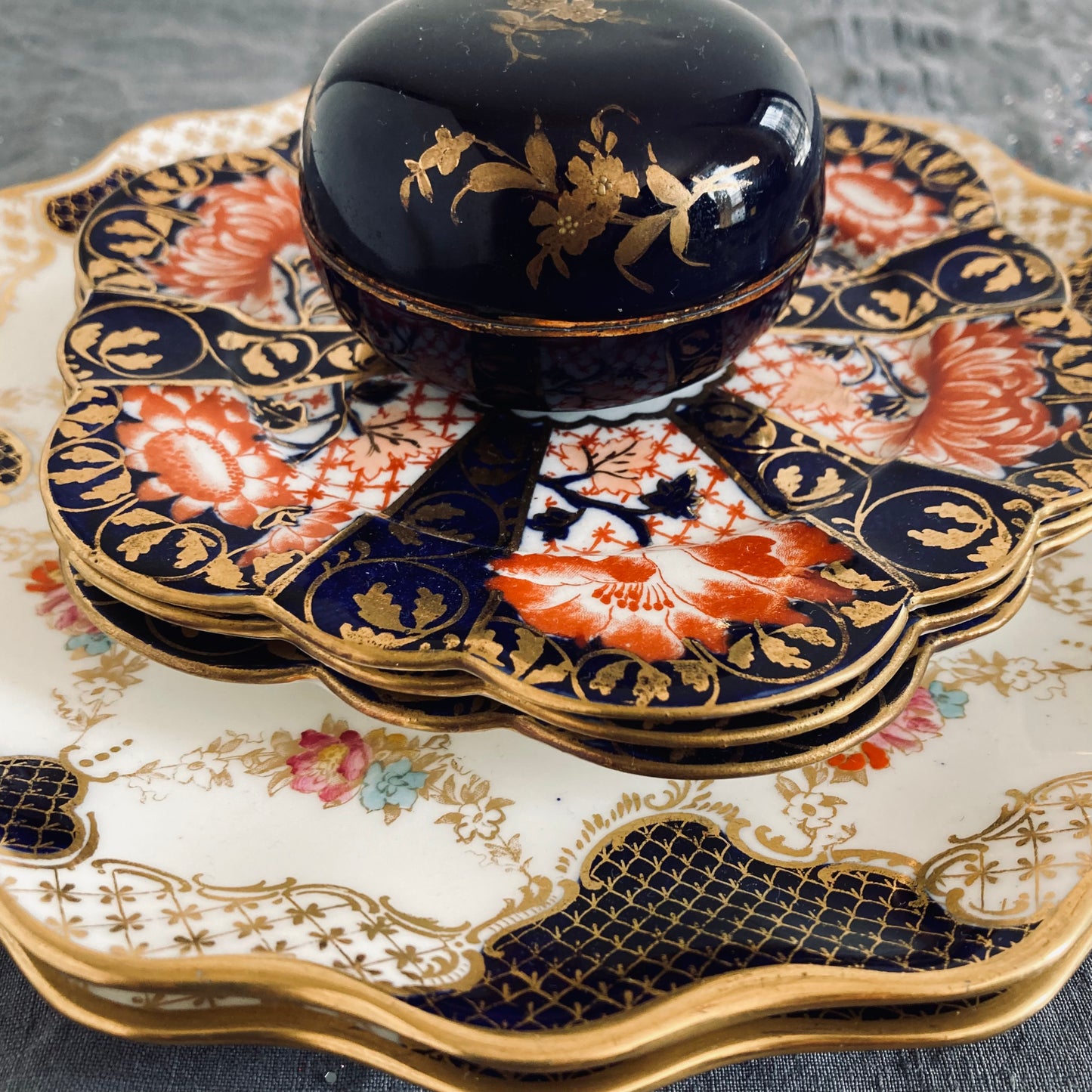 Wileman Shelley Navy & Red Gold Scalloped Porcelain Dish
