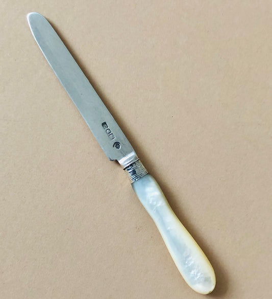 The Headhunter Kimberly - Antique Silver & Mother Of Pearl Knife