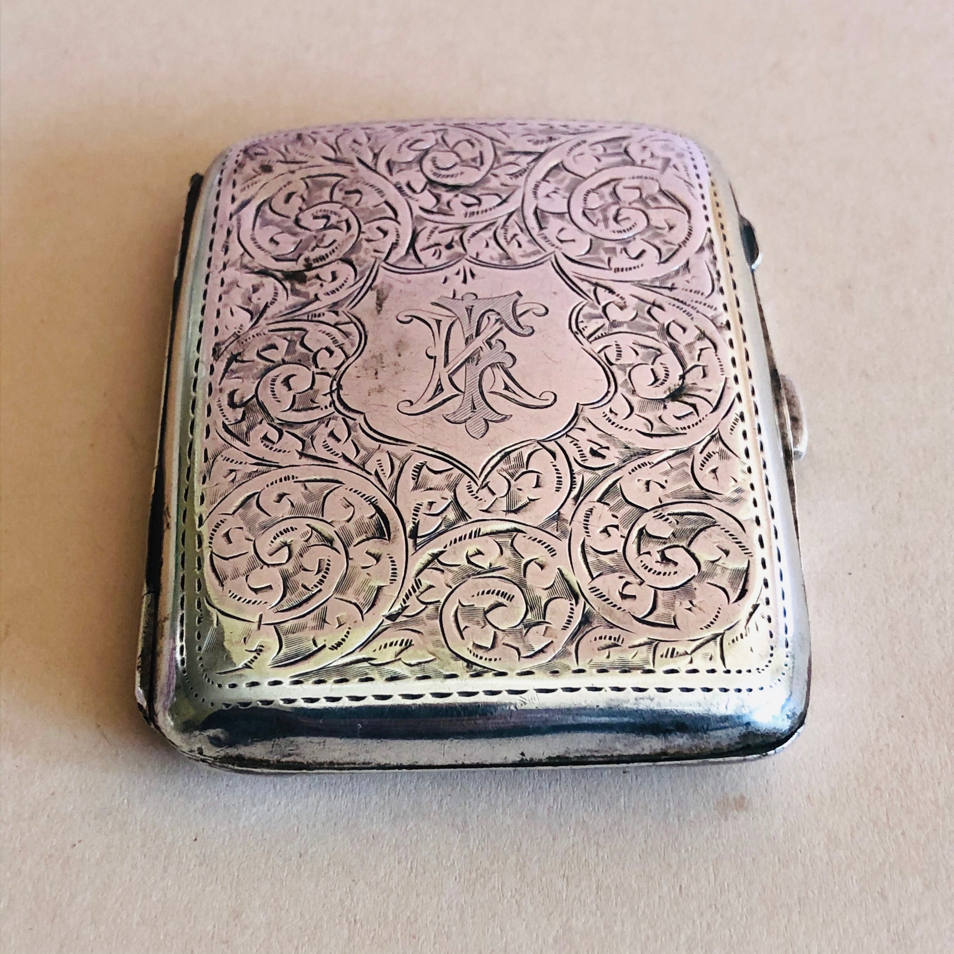 Sterling silver pocket cigarette case  Florentine