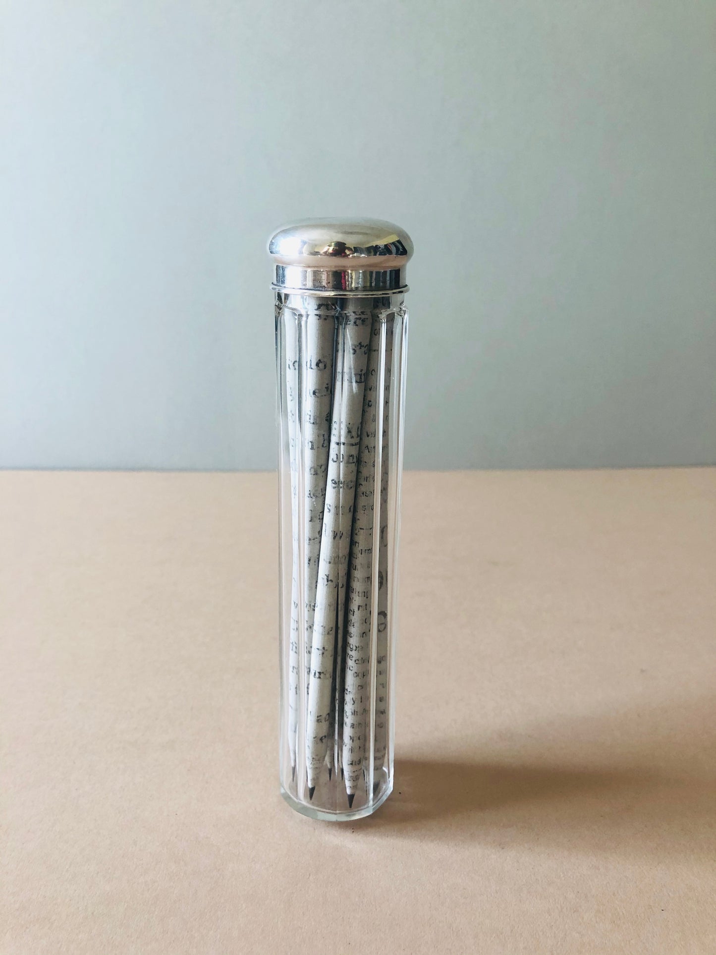 The Sommelier Tate - Sustainable Paper Waste Pencils With Sustainable Container